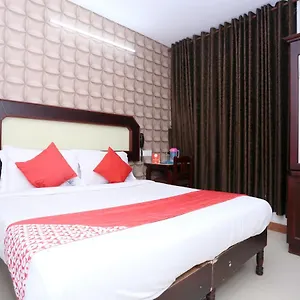 Hotel Oyo 8331 Kodavath Residency, Alwaye